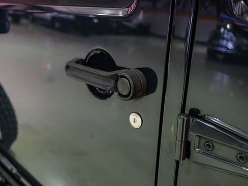 Used 2017 Jeep Wrangler Unlimited Sport image 36