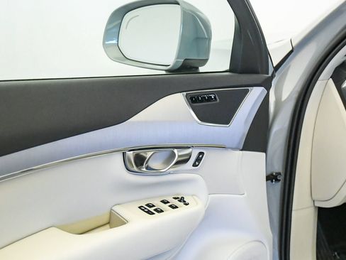 Certified 2025 Volvo XC90 B5 Core w/ Climate Package AWD/4WD image 26