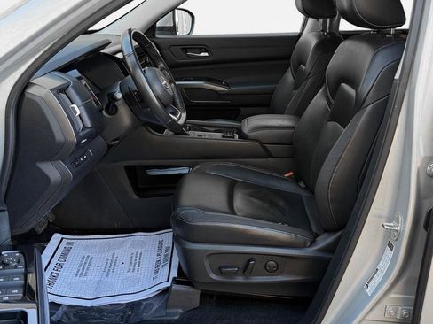 Used 2022 Nissan Pathfinder SL w/ Lighting Package (N92) image 12