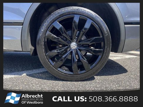 Used 2020 Volkswagen Tiguan SE R-Line AWD/4WD image 33