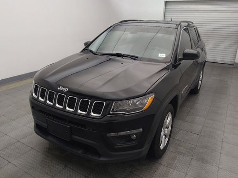 Used 2018 Jeep Compass Latitude FWD image 15