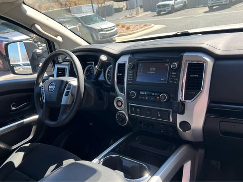 Used 2017 Nissan Titan SV image 20