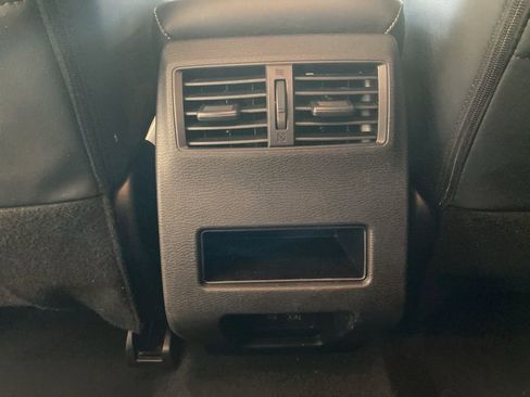 Used 2024 Mitsubishi Outlander SE image 12