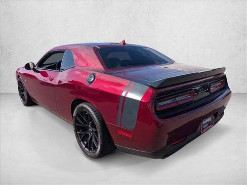Used 2018 Dodge Challenger R/T Scat Pack RWD image 8