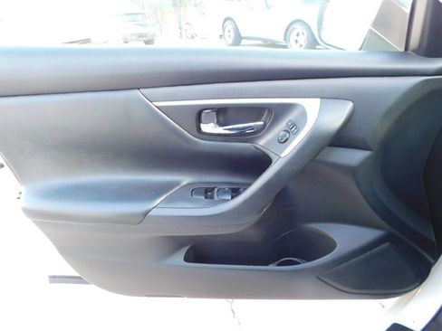 Used 2017 Nissan Altima 2.5 image 24