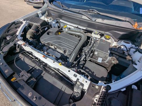 Used 2023 GMC Terrain AT4 image 31