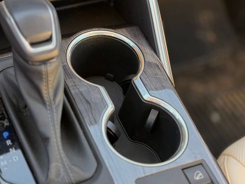 Used 2023 Toyota Highlander Limited image 17