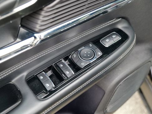 Used 2022 Lincoln Corsair AWD w/ Equipment Group 101A image 17