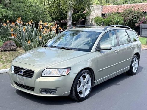 Used 2008 Volvo V50 2.4i image 1
