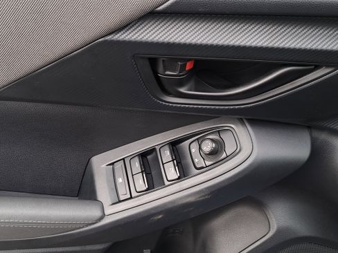 Used 2024 Subaru Crosstrek 2.0i Premium image 16