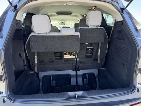 Certified 2025 Toyota Sienna LE FWD image 17