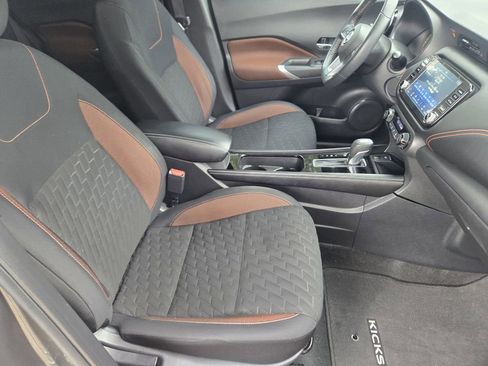 Used 2022 Nissan Kicks SR w/ Interior Electronics Package image 15