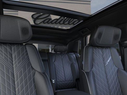 New 2026 Cadillac Lyriq V image 24