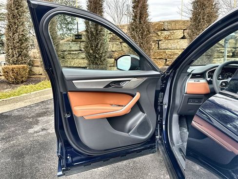 Used 2025 Jaguar F-PACE R-Dynamic S image 17