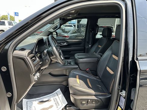 Used 2024 GMC Yukon AT4 w/ Technology Package AWD/4WD image 13