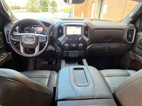 Used 2019 GMC Sierra 1500 Denali w/ Denali Ultimate Package AWD/4WD image 16