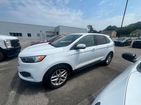 Used 2022 Ford Edge SEL AWD/4WD image 3