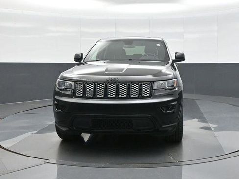 Used 2021 Jeep Grand Cherokee Laredo X AWD/4WD image 2