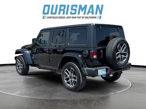 Used 2024 Jeep Wrangler Unlimited AWD/4WD image 4