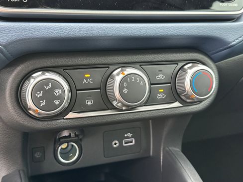 New 2025 Nissan Versa SV w/ Trunk Package image 30