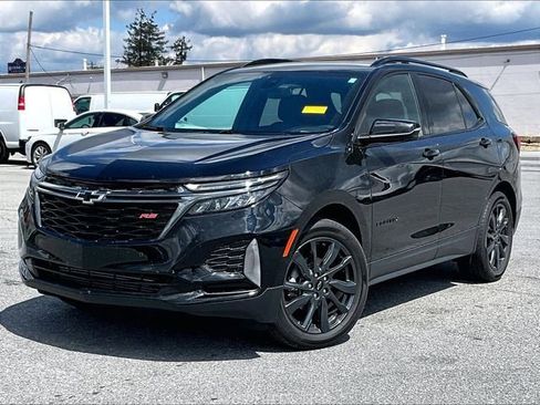 Used 2023 Chevrolet Equinox RS image 2