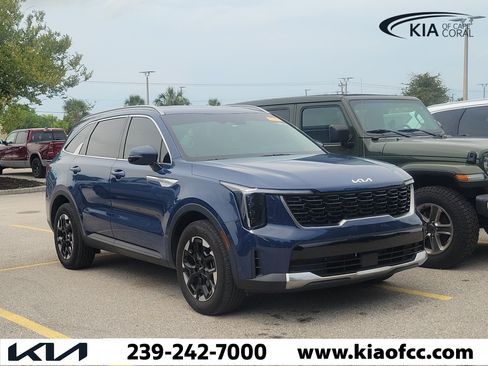 Used 2024 Kia Sorento S FWD image 1