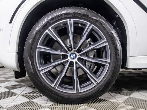 Used 2024 BMW X6 xDrive40i w/ Parking Assistance Package AWD/4WD image 39