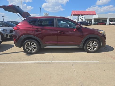 Used 2017 Hyundai Tucson SE w/ SE Popular Package 02 AWD/4WD image 4
