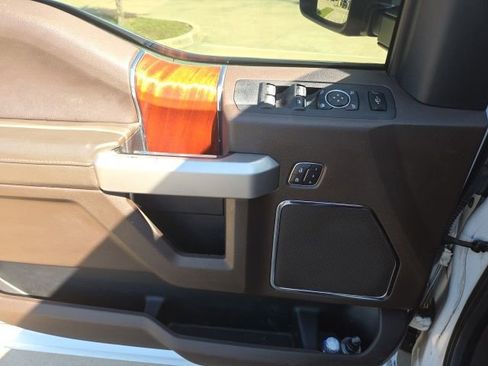 Used 2019 Ford F250 King Ranch w/ FX4 Off-Road Package AWD/4WD image 11