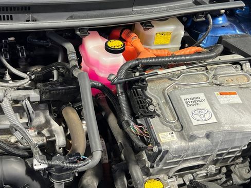 Used 2012 Toyota Prius C Two image 17