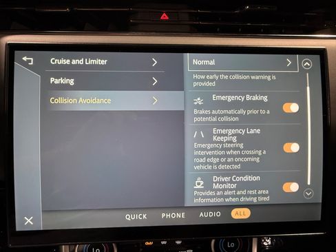 Used 2023 Land Rover Range Rover SE AWD/4WD image 32
