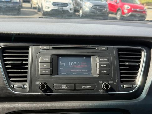 Used 2016 Kia Sedona LX w/ LX Convenience Package FWD image 30