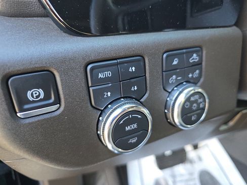 Used 2025 GMC Sierra 2500 SLT w/ SLT Premium Package image 20