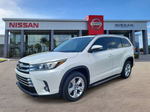 Used 2018 Toyota Highlander Limited FWD image 5