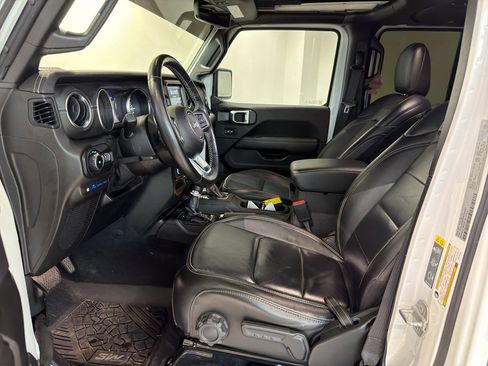 Used 2021 Jeep Wrangler Unlimited Sahara w/ Cold Weather Group image 12