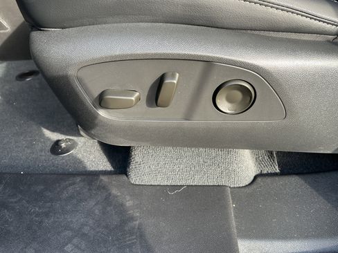 Used 2025 Chevrolet Silverado EV LT image 12