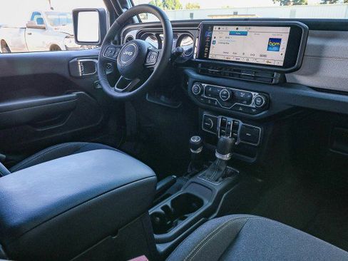 New 2025 Jeep Gladiator Sport image 34