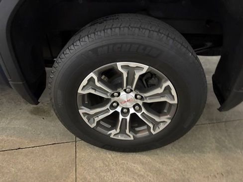 Used 2020 GMC Sierra 1500 SLE w/ SLE Value Package AWD/4WD image 8