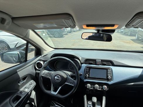 Used 2025 Nissan Versa SV image 32