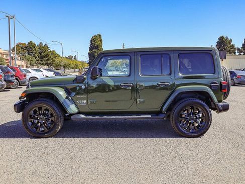 Used 2021 Jeep Wrangler Unlimited Sahara image 7