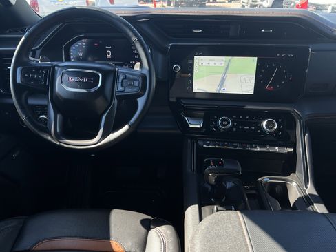 Used 2025 GMC Sierra 1500 AT4 image 10