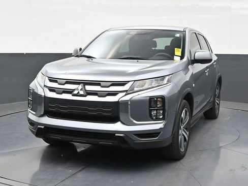 Used 2022 Mitsubishi Outlander Sport ES FWD image 2