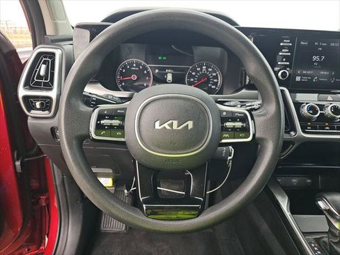 Used 2022 Kia Sorento LX FWD image 12