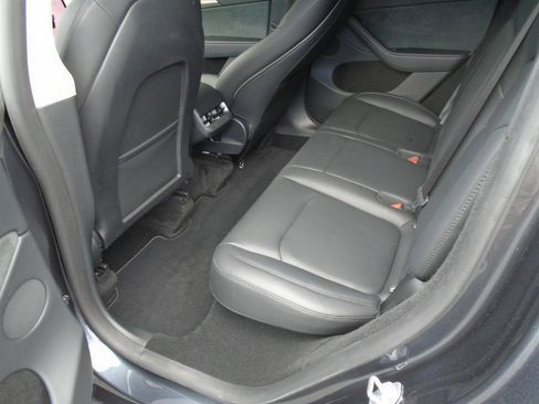 Used 2024 Tesla Model Y Long Range AWD/4WD image 15