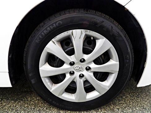 Used 2021 Toyota Corolla LE FWD image 21