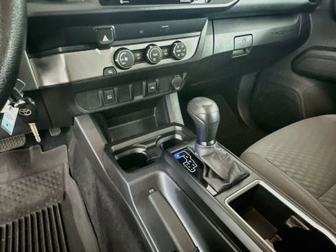 Used 2022 Toyota Tacoma SR w/ SR Convenience Package RWD image 23