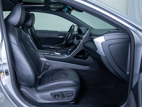 Used 2019 Toyota Avalon Touring image 10