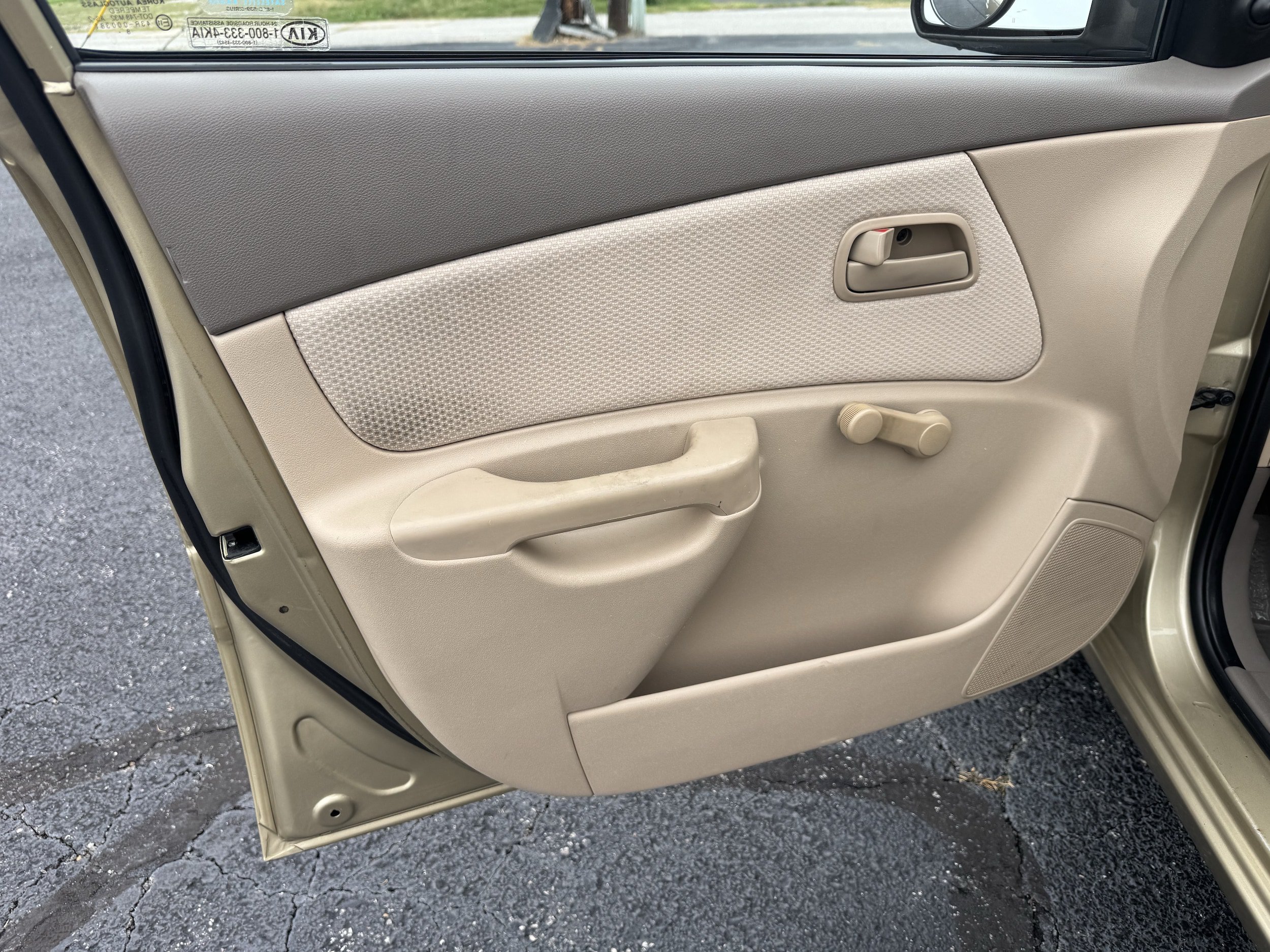 Used 2009 Kia Rio LX FWD image 4