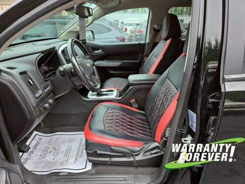 Used 2022 Chevrolet Colorado LT w/ LT Convenience Package AWD/4WD image 13