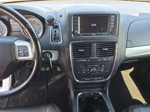 Used 2019 Dodge Grand Caravan GT FWD image 17